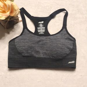 *nwot* padded sports bra 🦋